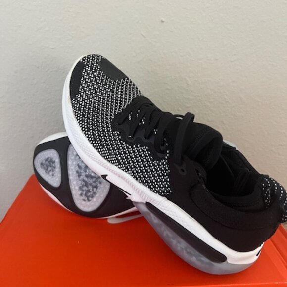 Size 7 - Nike Joyride Run Flyknit Oreo main image 7